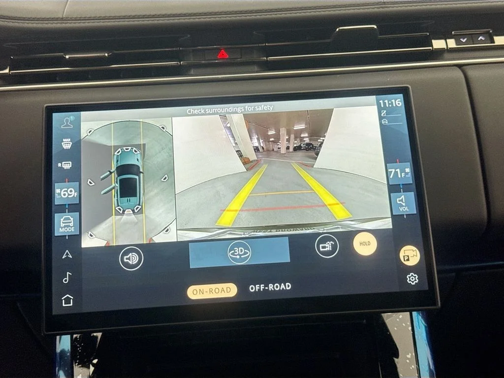 New 2026 Fuji White Land Rover Dynamic SE image 8