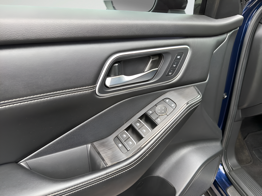 Used 2024 Blue Nissan Platinum image 15