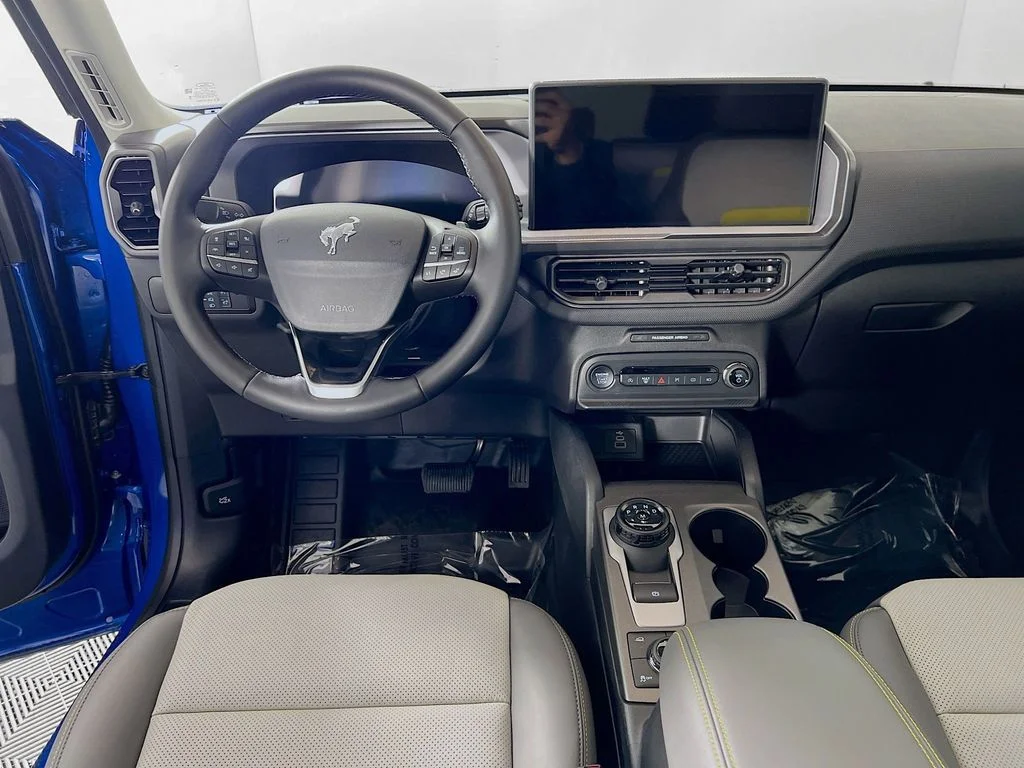 New 2026 Velocity Blue Metallic Ford Badlands image 28
