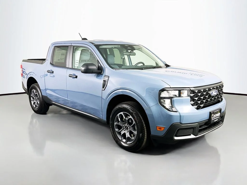 New 2026 Azure Gray Metallic Tri-Coat Ford XLT image 1