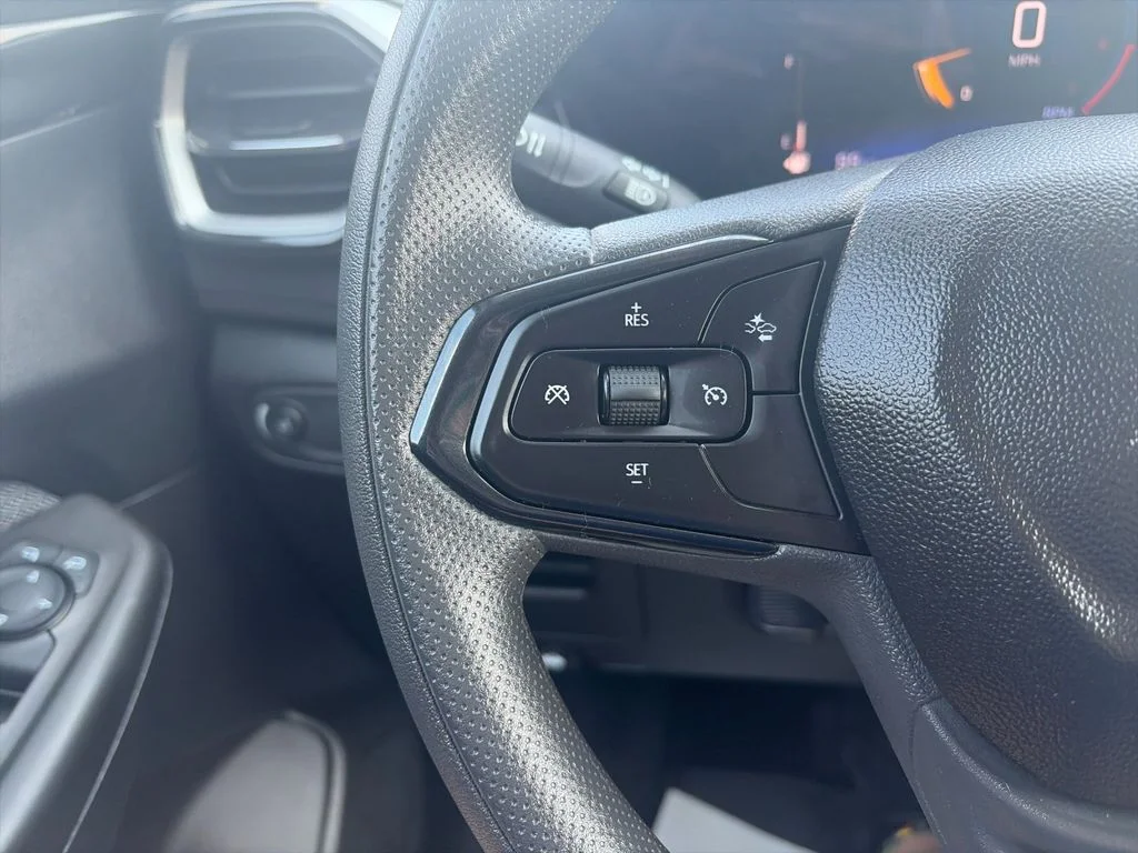 Used 2026 White Chevrolet LT image 27