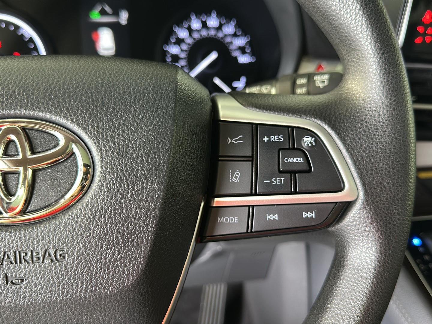 Used 2021 Midnight Black Metallic Toyota LE image 16