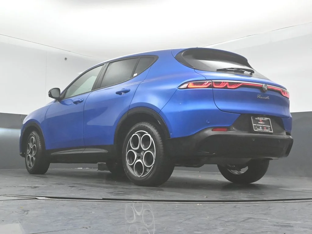 New 2026 Misano Blue Metallic Exterior Paint Alfa Romeo Base image 35
