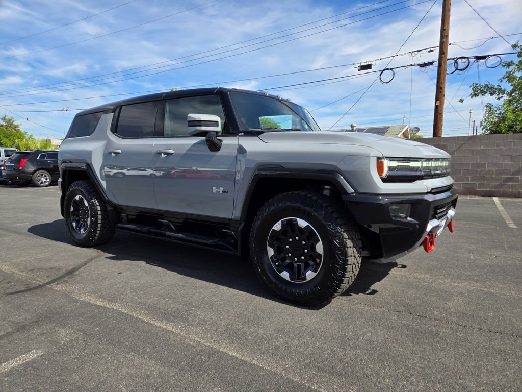 2025 GMC Hummer EV 2X SUV's photo