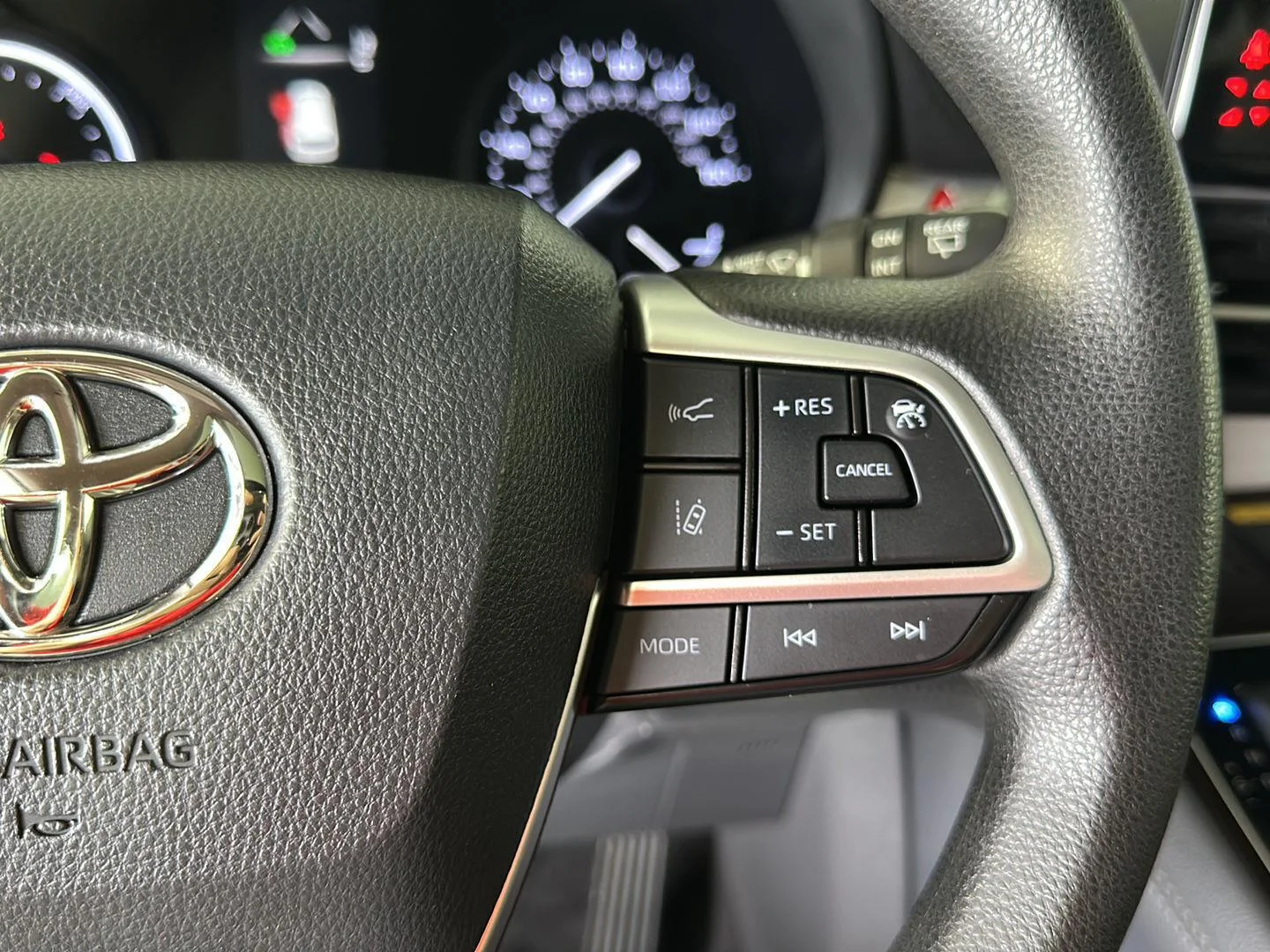 Used 2021 Midnight Black Metallic Toyota LE image 16