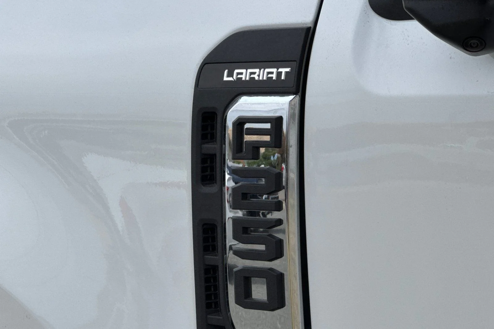 New 2026 Star White Metallic Tri-Coat Ford F-250® Lariat® image 29