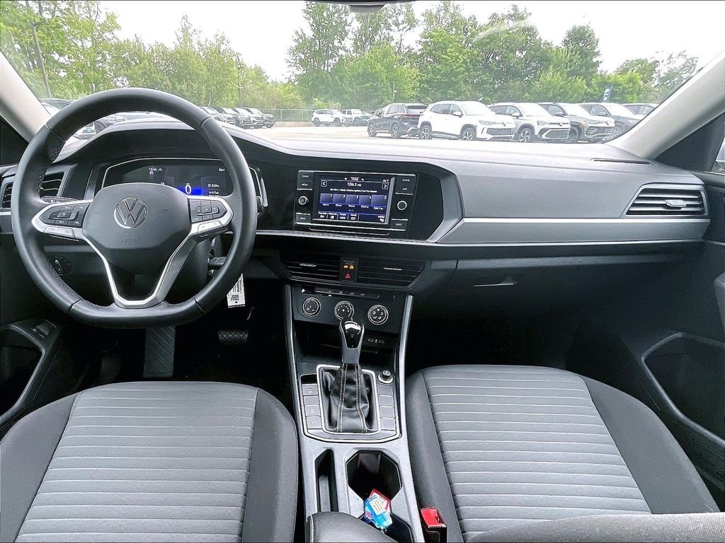 Used 2024 Silver Volkswagen 1.5T S image 21