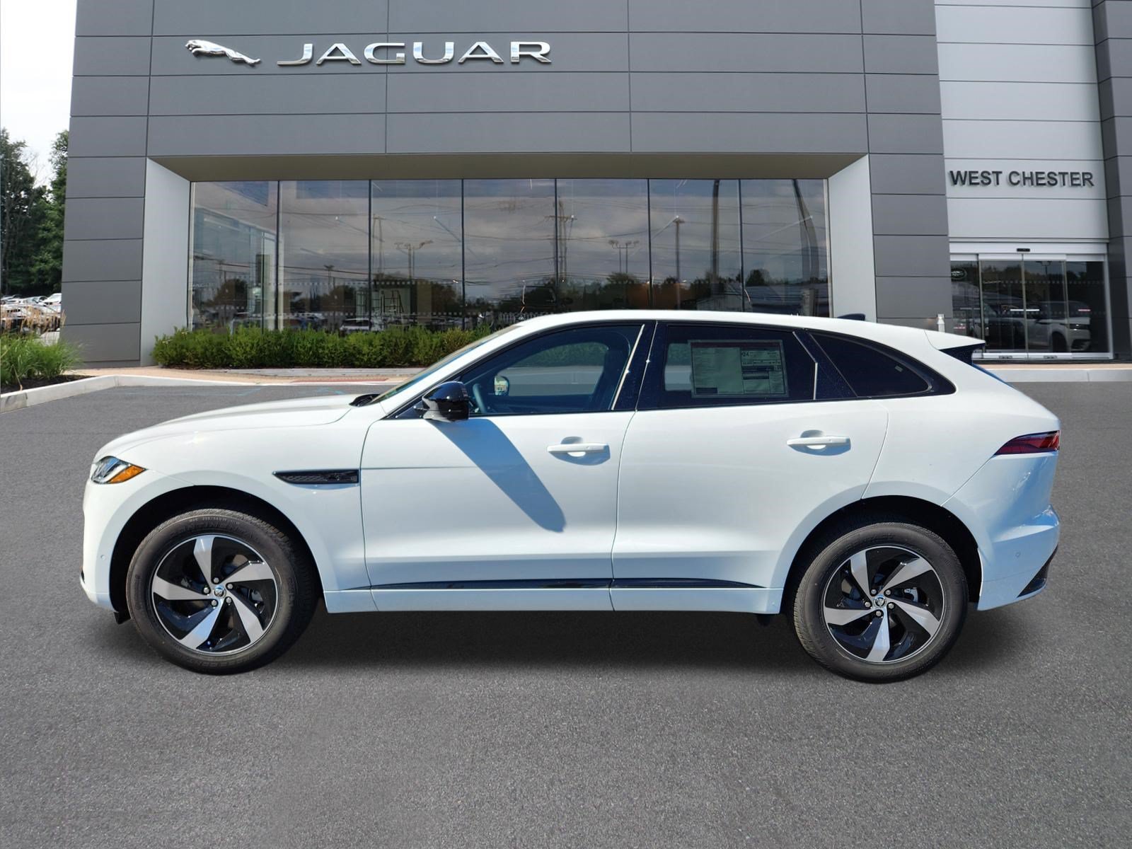 New 2026 Fuji White JAGUAR P250 R-DYNAMIC S image 5