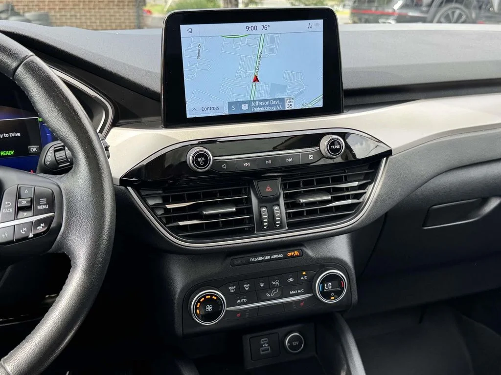 Used 2020 Gray Ford SE Sport image 3