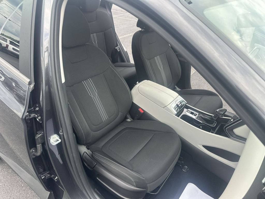 Used 2022 Gray Hyundai SEL image 31