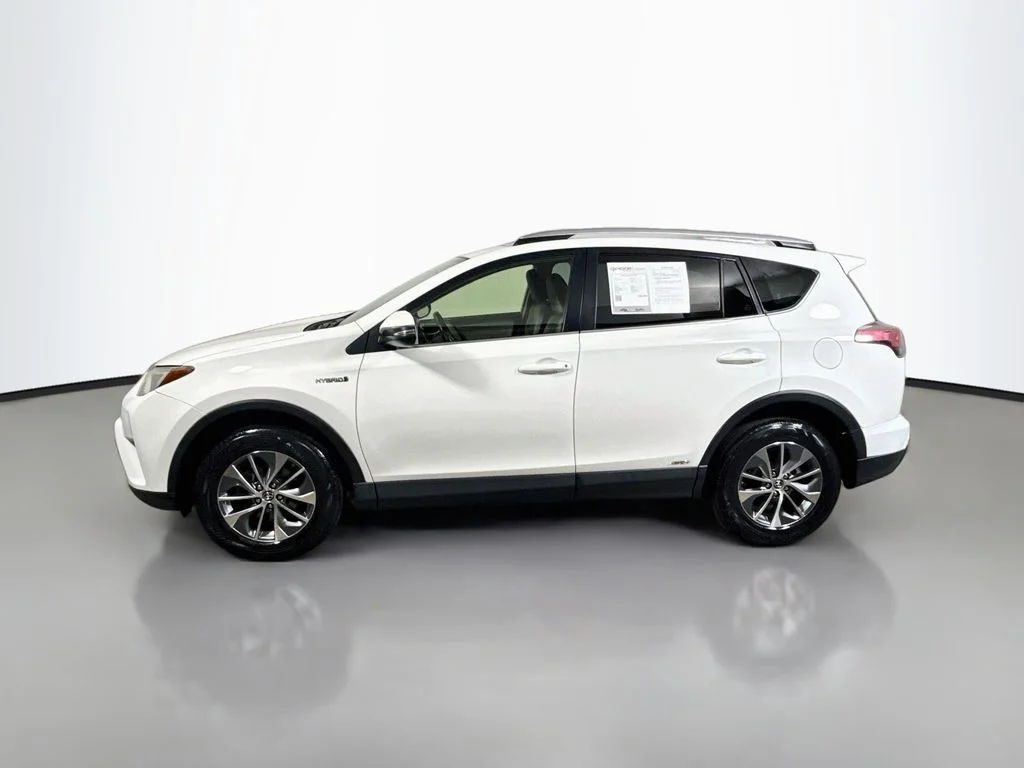 Certified Used 2016 Super White Toyota XLE image 4