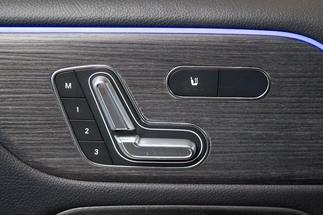 Used 2026 Black Mercedes-Benz GLB 250 image 18