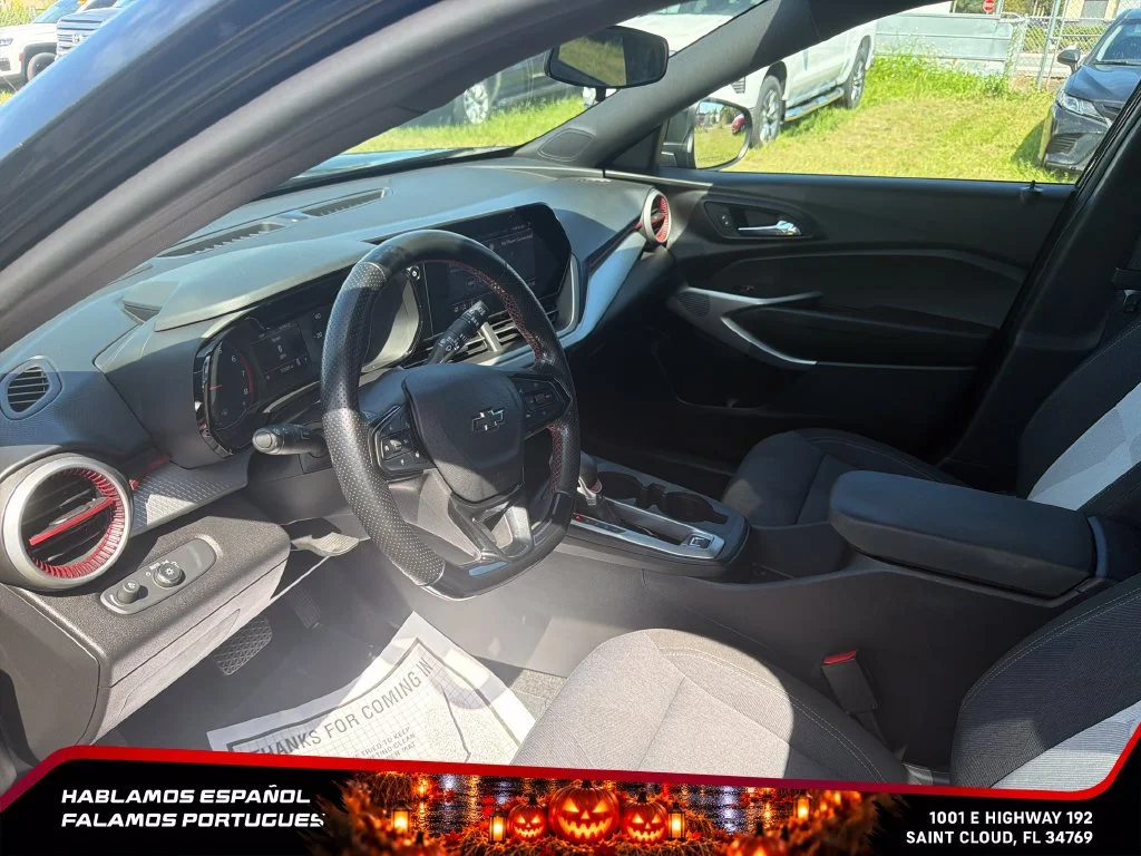 Used 2024 Mosaic Black Metallic Chevrolet 1RS image 17