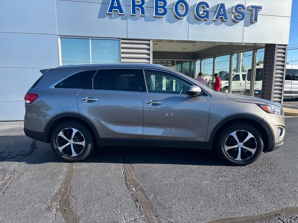 Used 2018 Silver Kia EX image 4