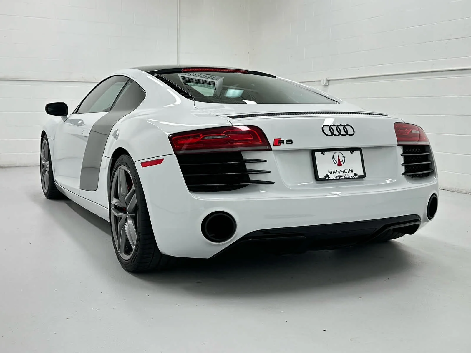 Used 2015 Ibis White Audi V8 image 8