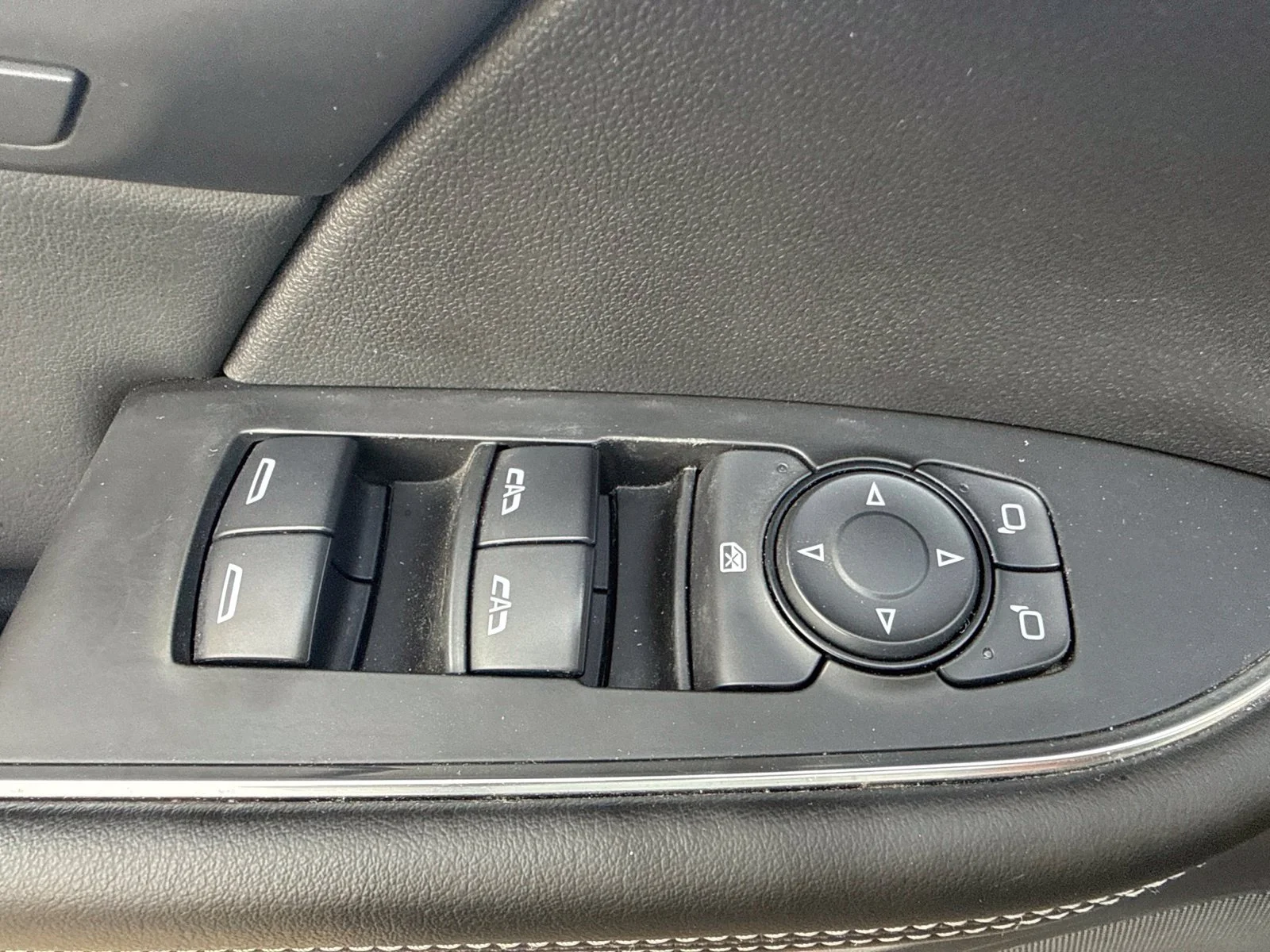 Used 2021 Gray Buick Essence image 11