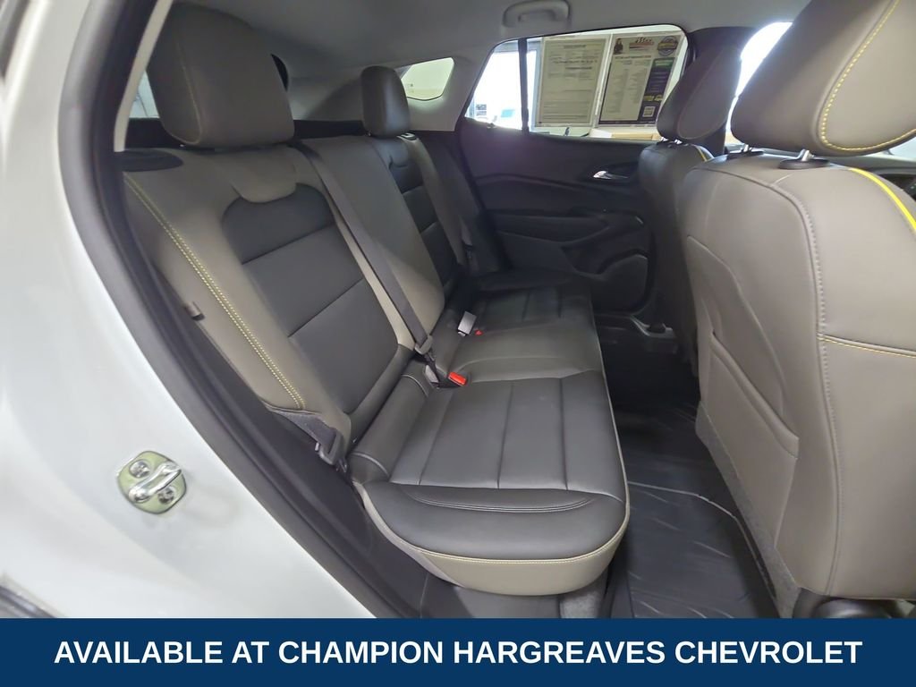 Used 2025 Summit White Chevrolet ACTIV image 35