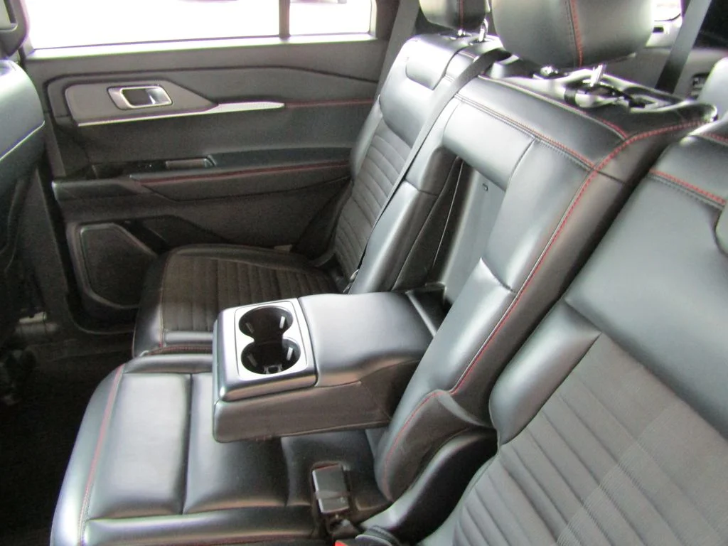 Used 2025 Gray Ford ST-Line image 33