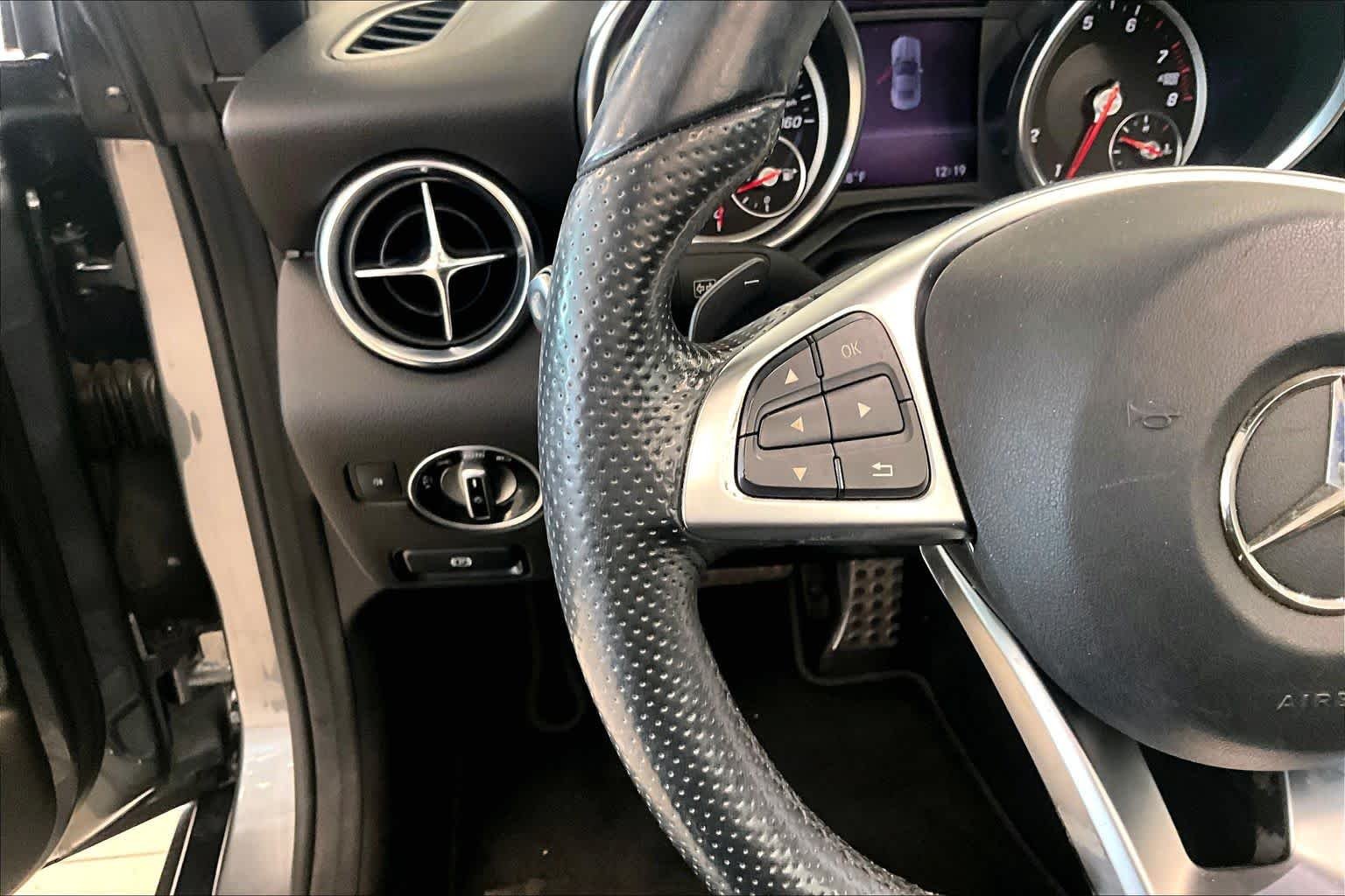 Used 2017 Selenite Grey Metallic Mercedes-Benz SLC 300 image 19