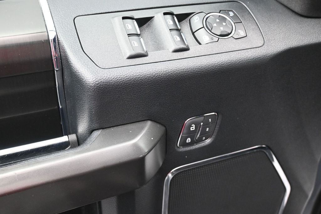 Used 2019 Gray Metallic Ford Lariat image 15