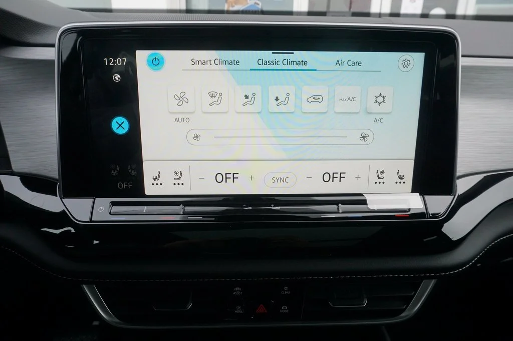 Certified Used 2026 Black Volkswagen SE w/Technology image 17