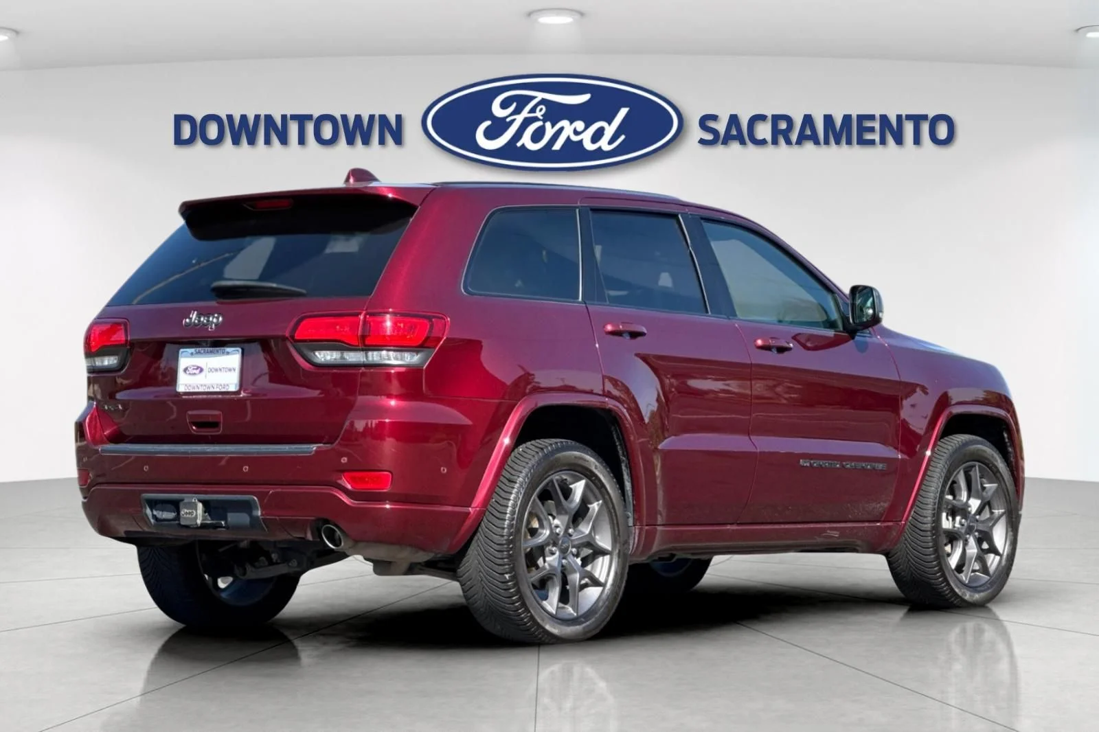 Used 2021 Red Jeep Limited image 3