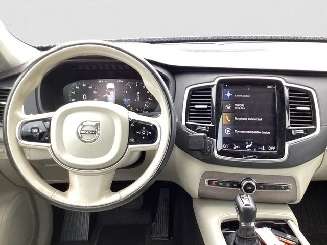 Used 2021 Onyx Black Metallic Volvo T6 Inscription image 9