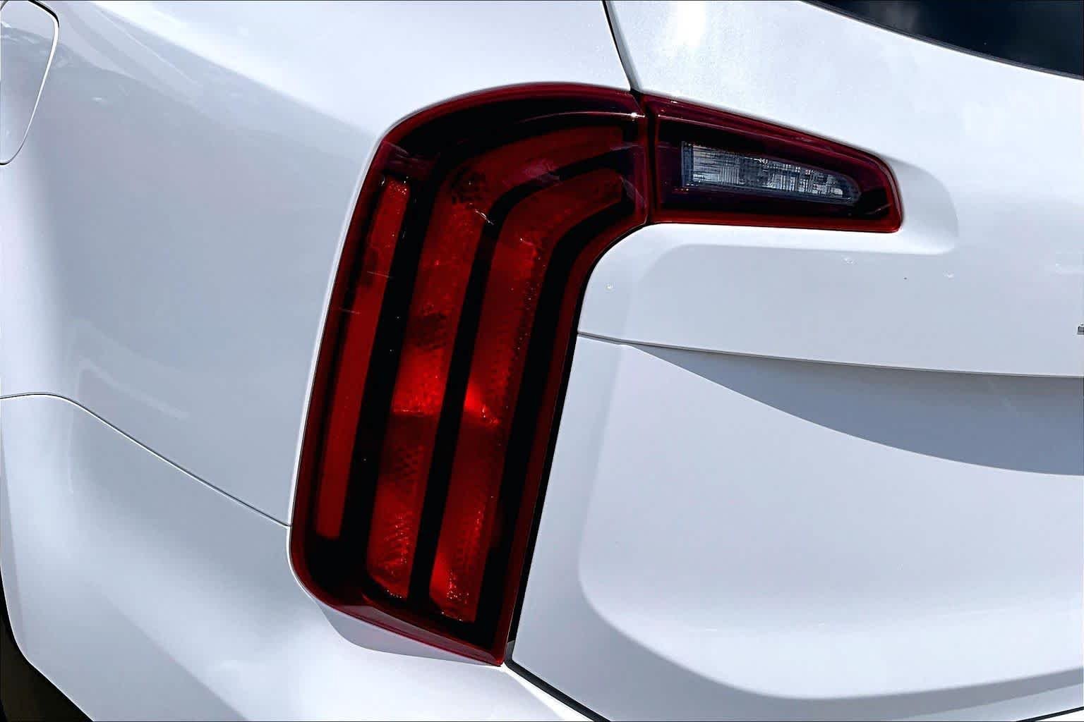 Used 2025 Glacial White Pearl Kia S image 26