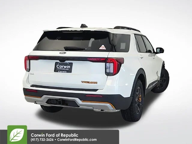 New 2026 Star White Metallic Tri-Coat Ford Tremor® image 8