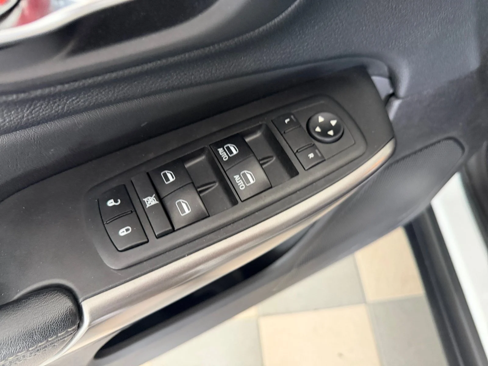 Used 2019 Bright White Clearcoat Jeep Limited image 30