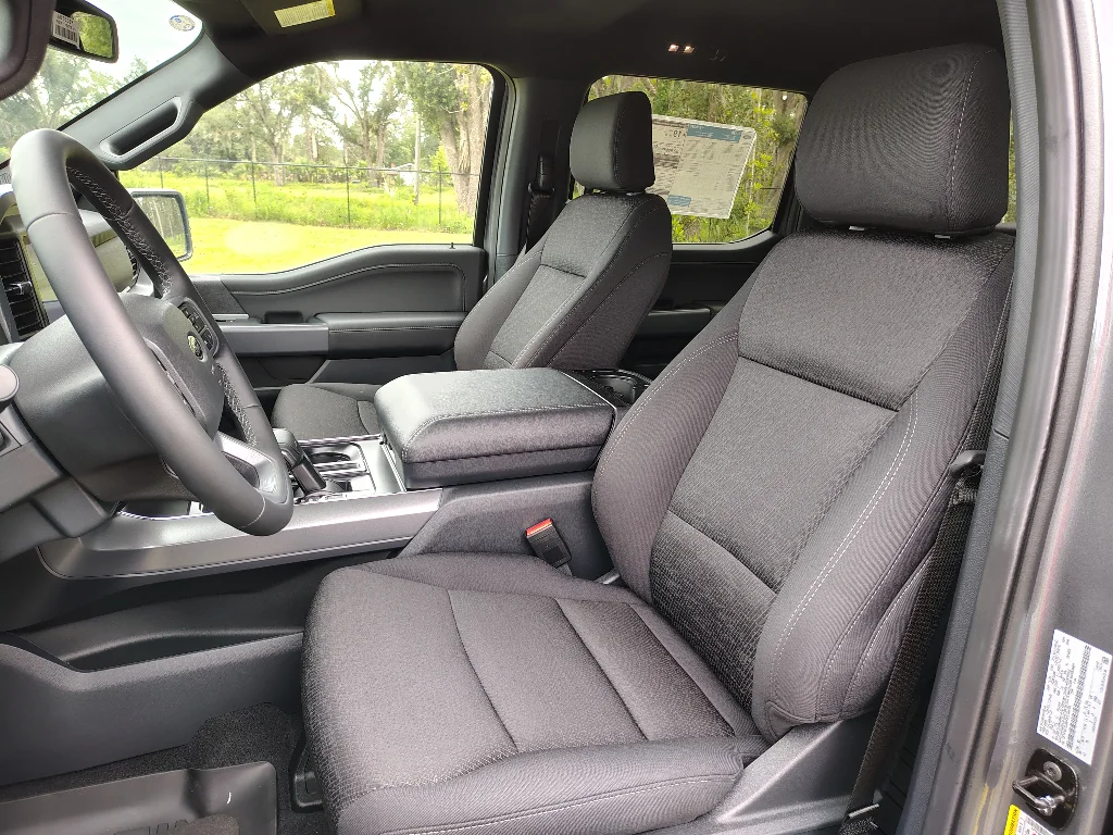 New 2026 Carbonized Gray Metallic Ford XLT image 16