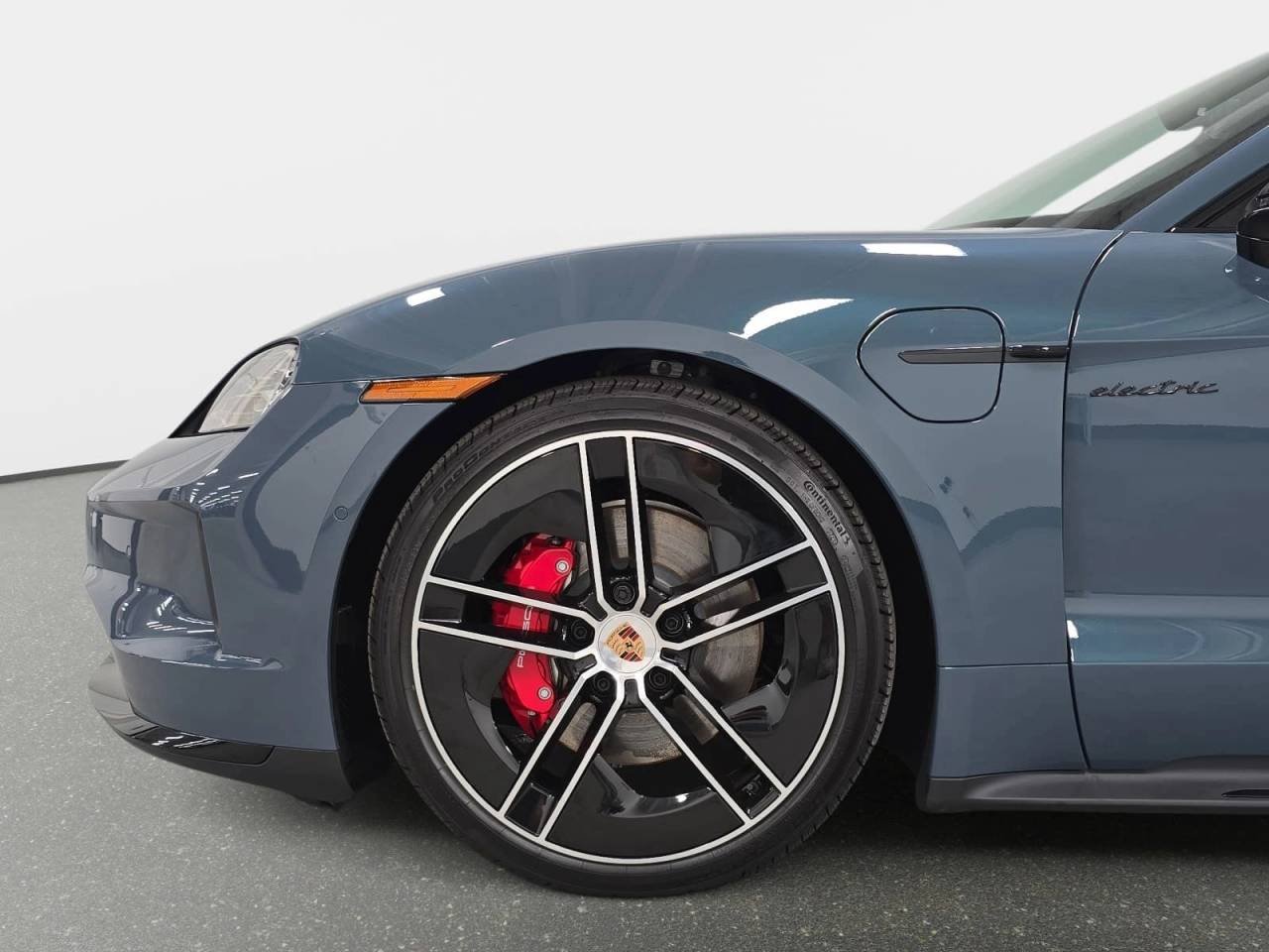 2026 Porsche Taycan S - Photo 10