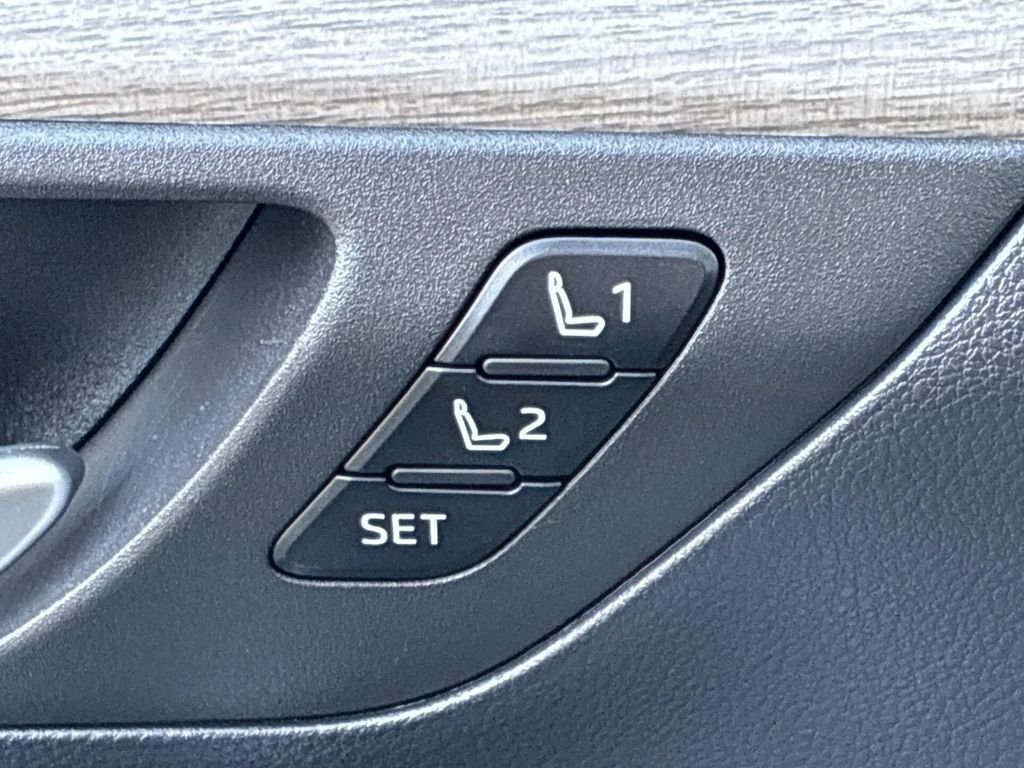 Used 2024  Toyota Limited image 26