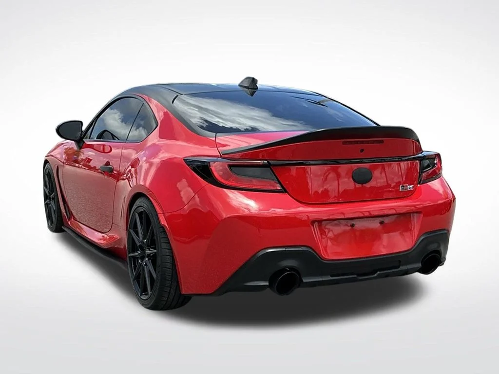 Used 2023  Toyota Premium image 7