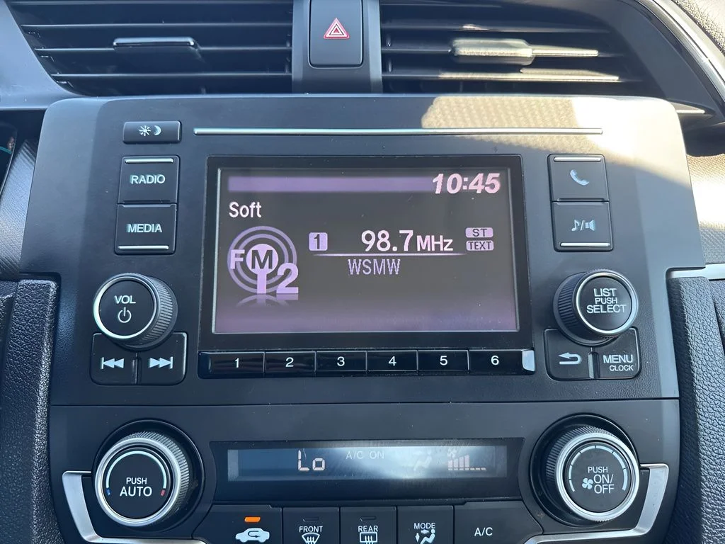 Used 2020  Honda LX image 16