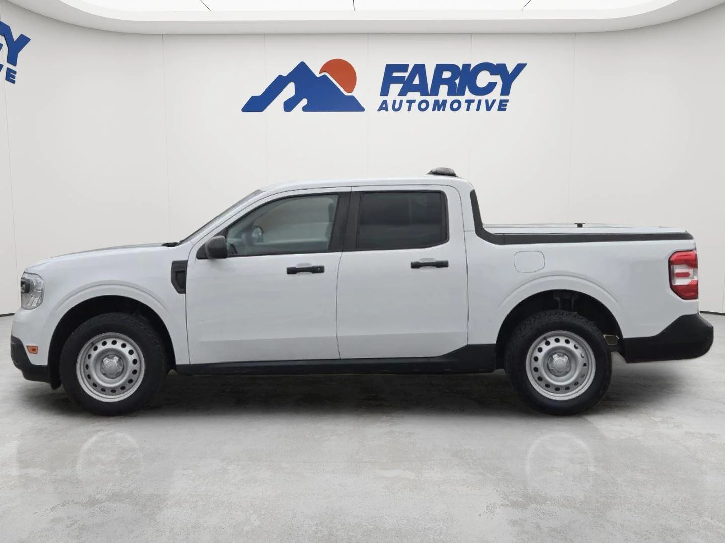 Used 2022 Oxford White Ford XL image 2