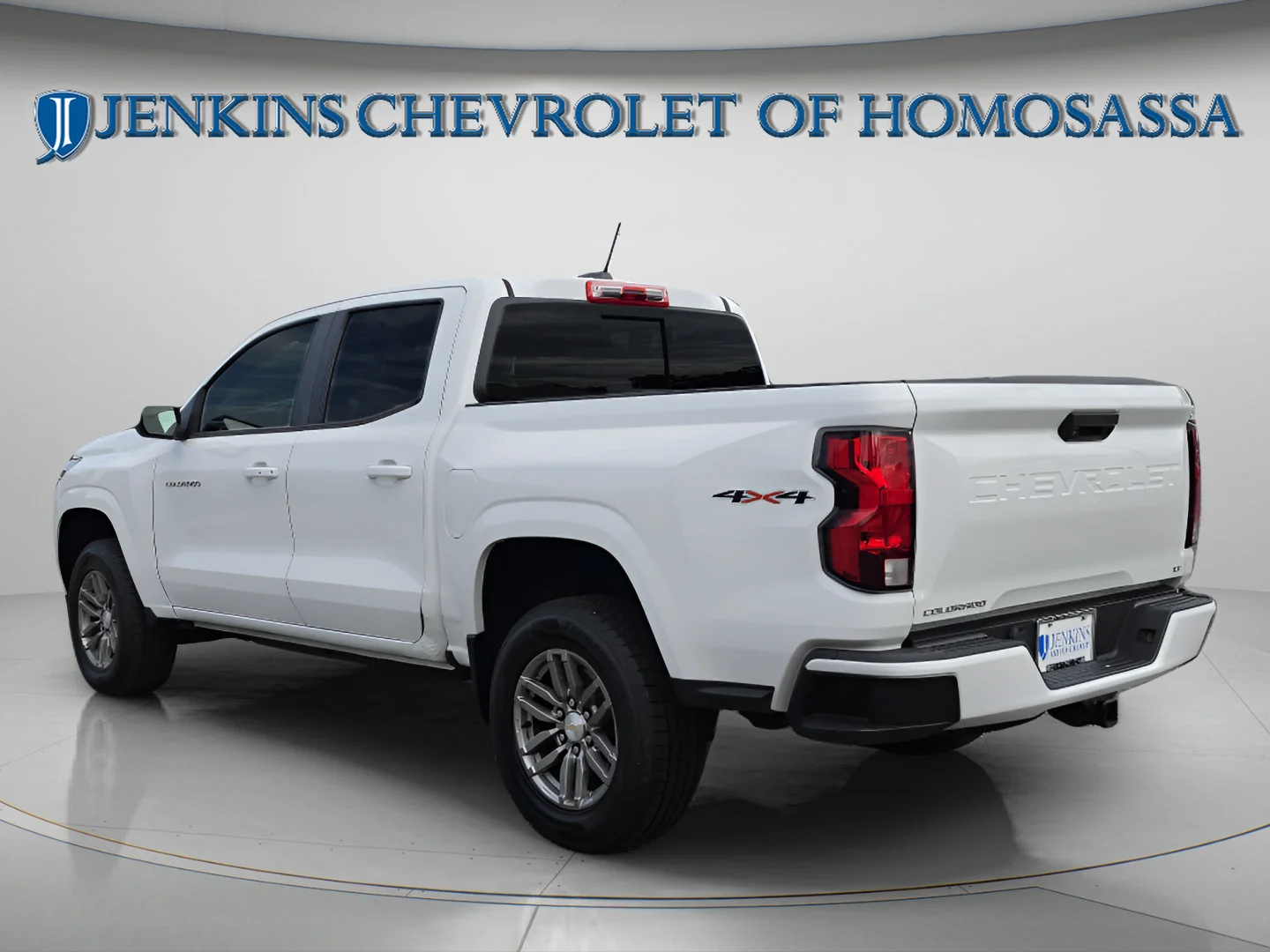 Used 2023 Summit White Chevrolet 4WD LT image 7