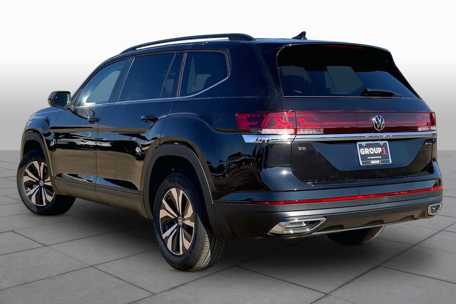 New 2026 Deep Black Pearl Volkswagen 2.0T SE image 11