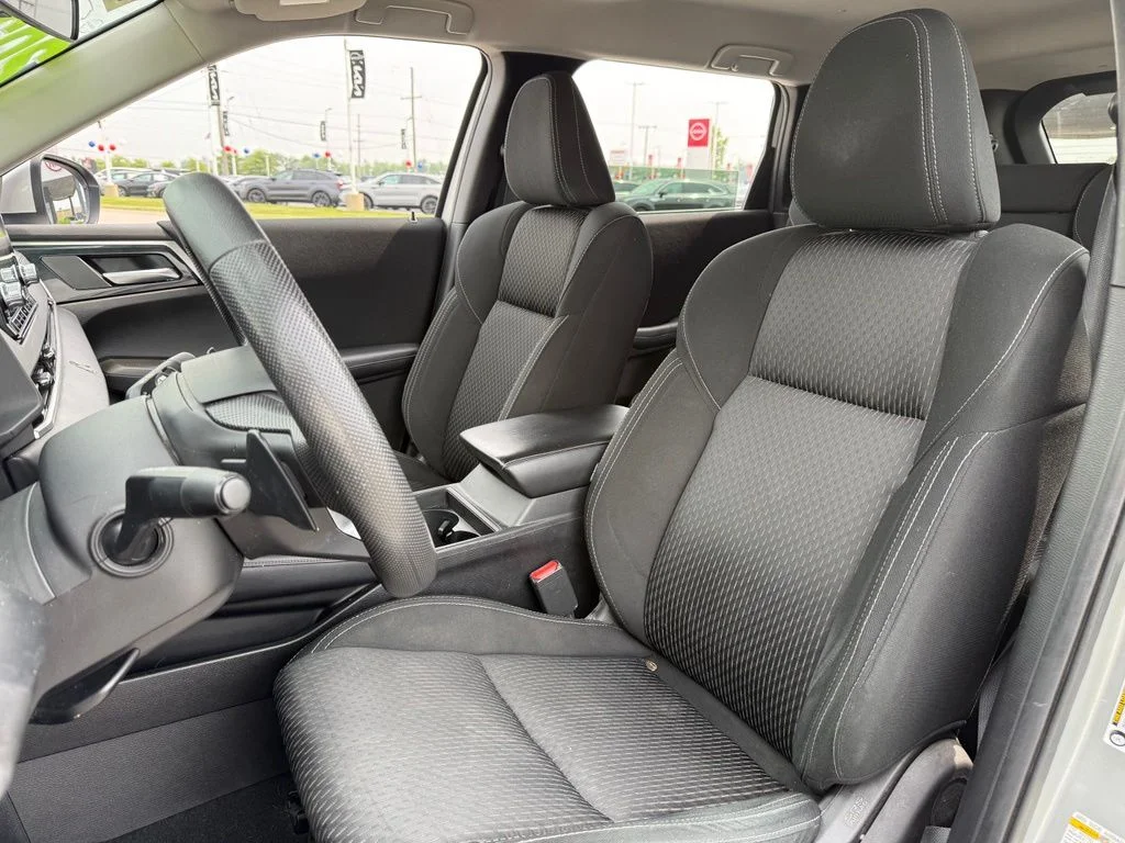 Used 2022  Mitsubishi ES image 21