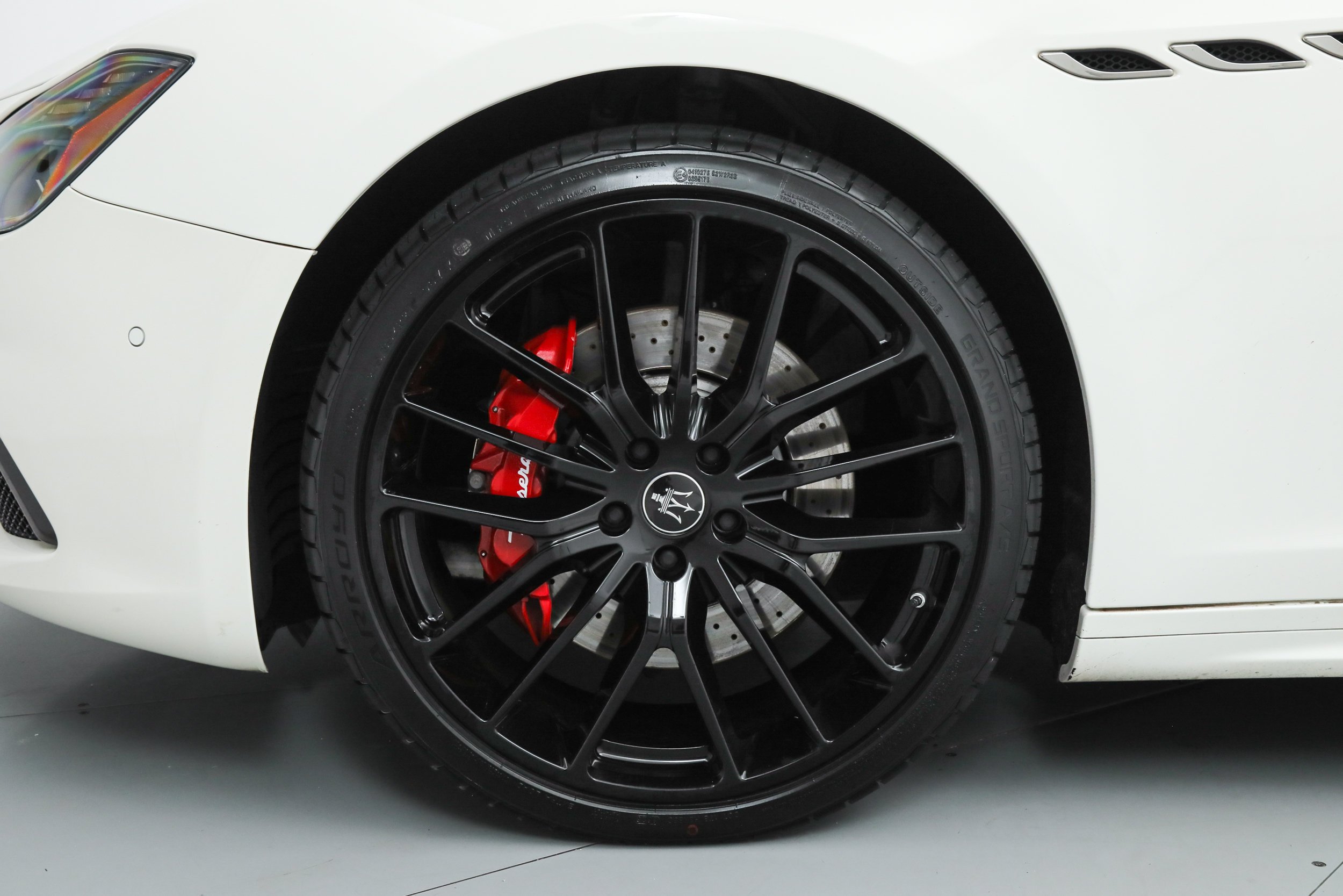 Used 2023 White Maserati Modena image 20