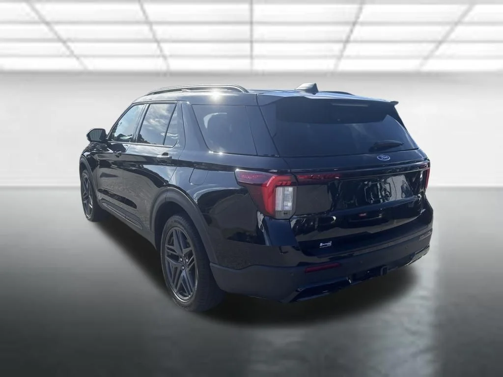 Used 2025 Black Ford ST-Line image 11