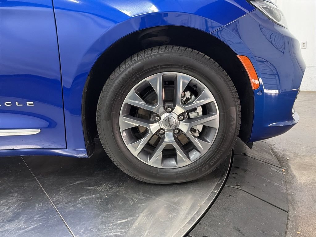 Used 2021 Blue Chrysler Pinnacle image 9