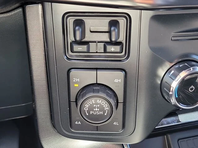 New 2026 Silver Metallic Ford Platinum image 28