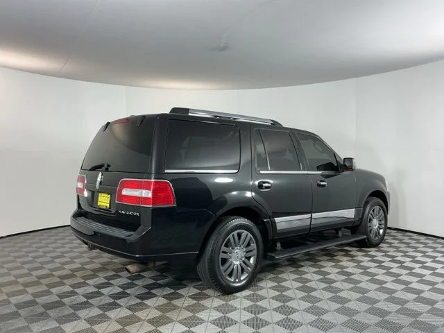 Used 2011 Black Lincoln Base image 4