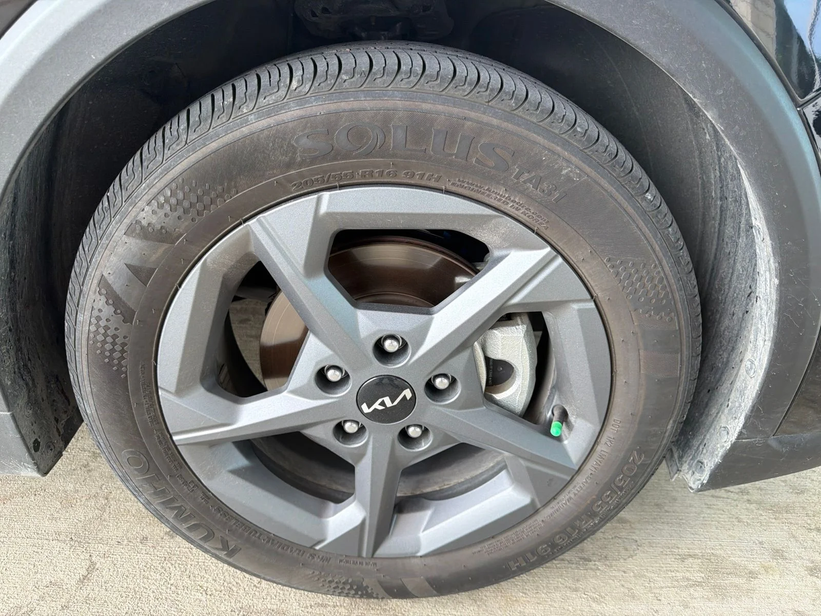 Used 2026 Black Kia LXS image 18