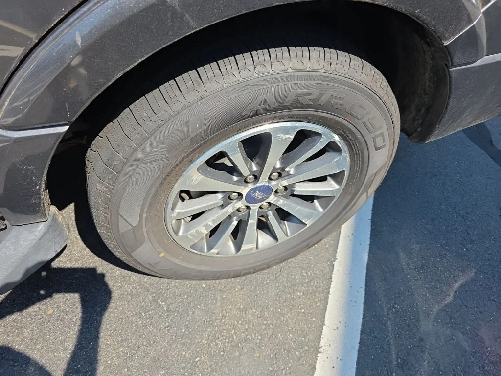 Used 2017 Magnetic Ford XLT image 9