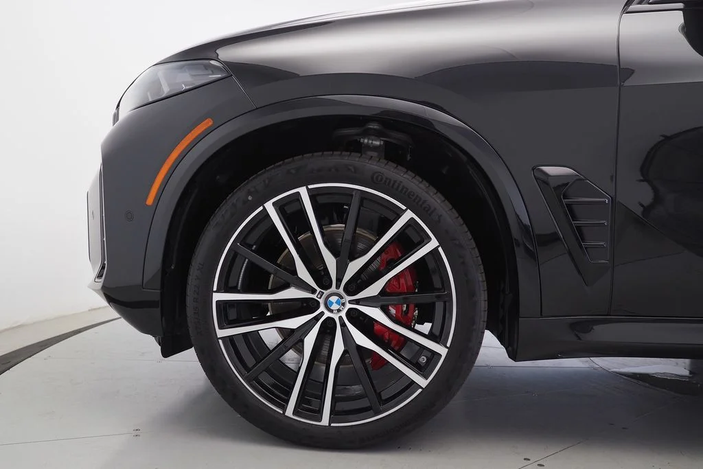 New 2026 Black Sapphire Metallic BMW sDrive40i image 5