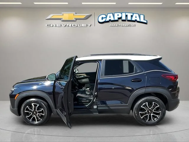 Used 2021 MIDNIGHT BLUE METALLIC Chevrolet ACTIV image 9