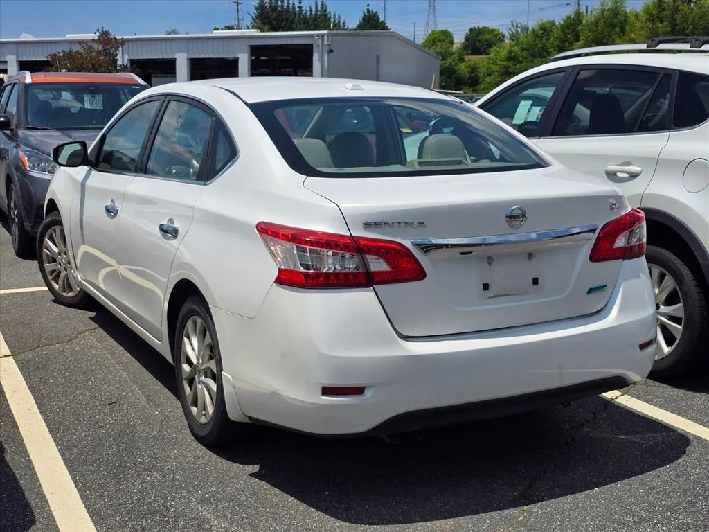 Used 2013 White Nissan SL image 8