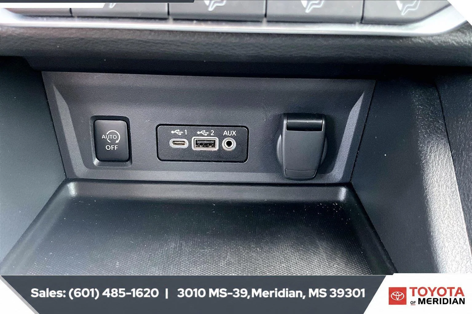 Used 2025 Atlantic Gray Metallic Nissan SV image 23